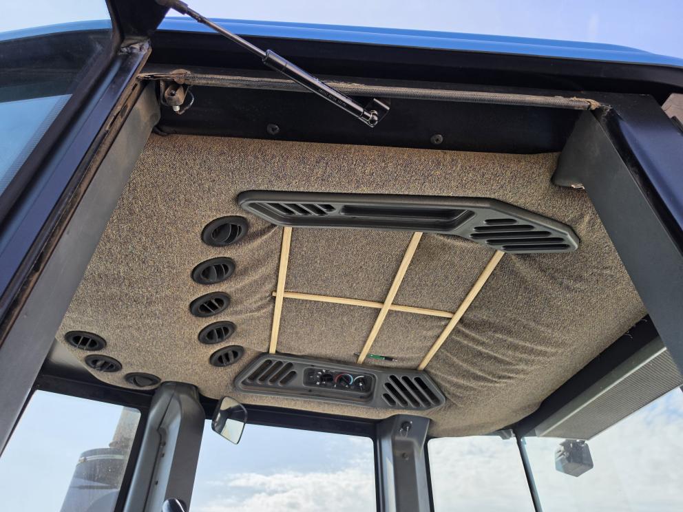 Image for 2000 New Holland 9384