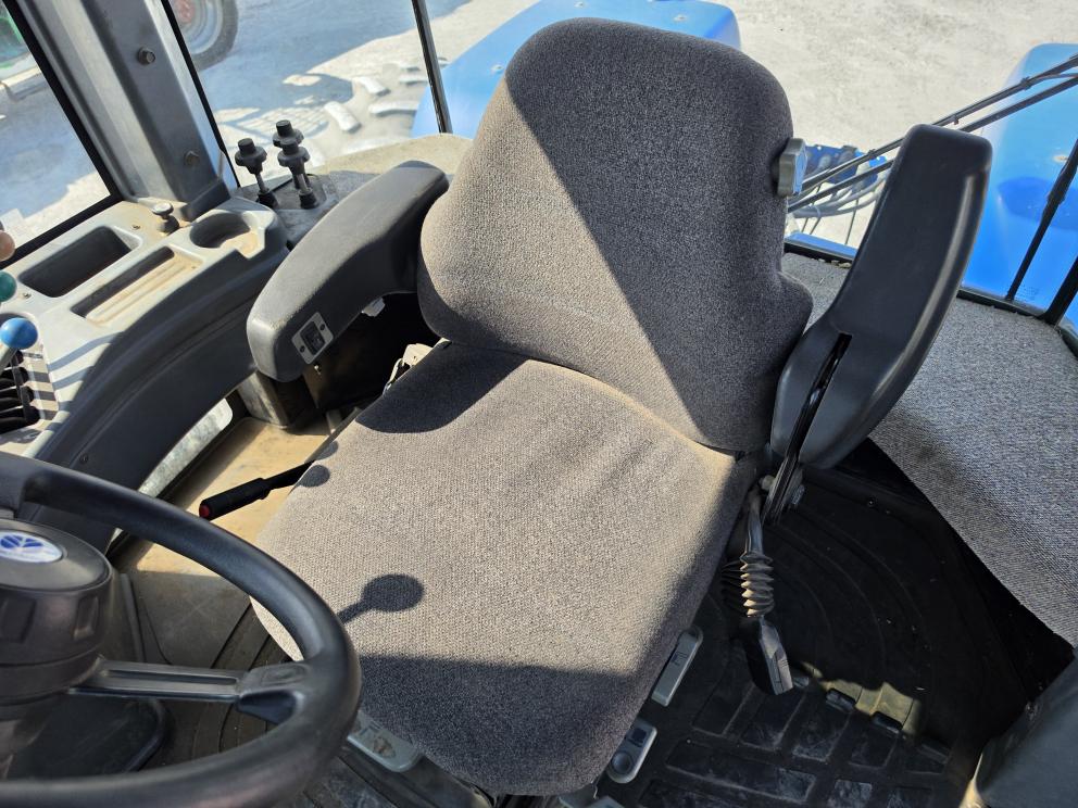 Image for 2000 New Holland 9384