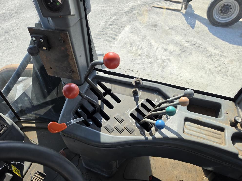 Image for 2000 New Holland 9384