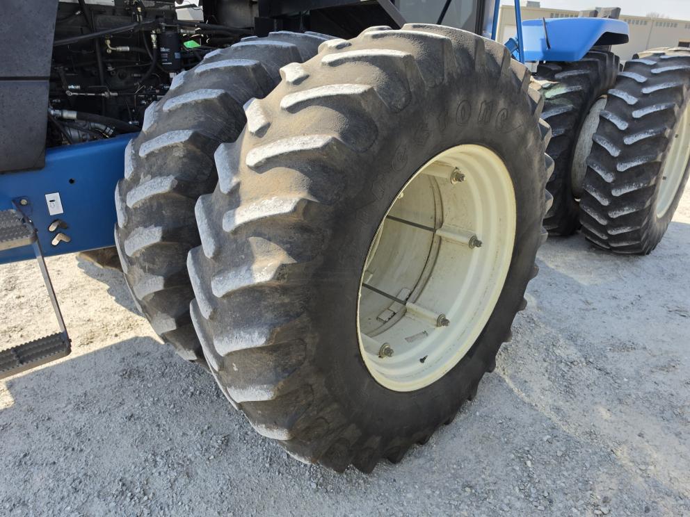 Image for 2000 New Holland 9384