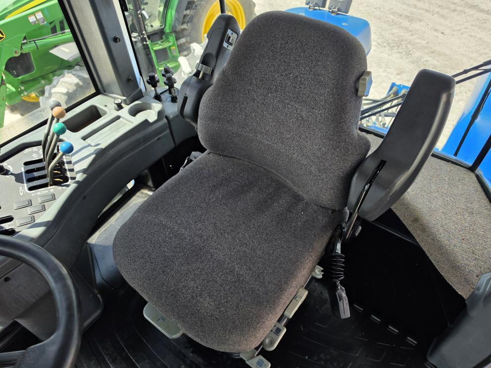 Image for 2000 New Holland 9384