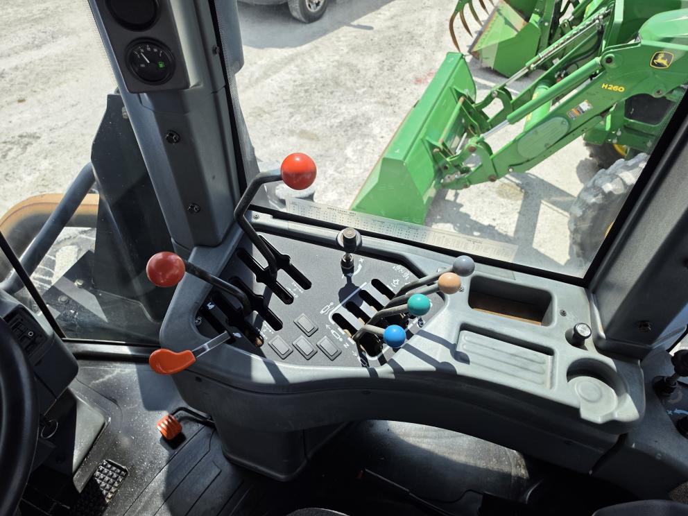 Image for 2000 New Holland 9384