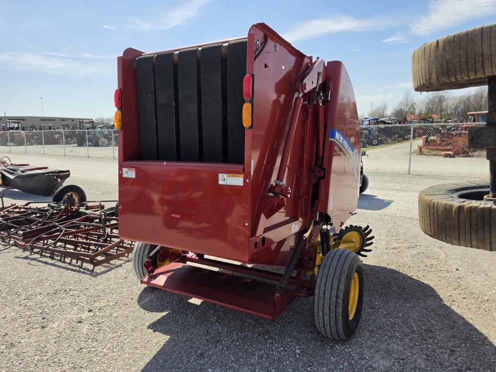 Image for 2014 New Holland Roll Belt 450 Utility
