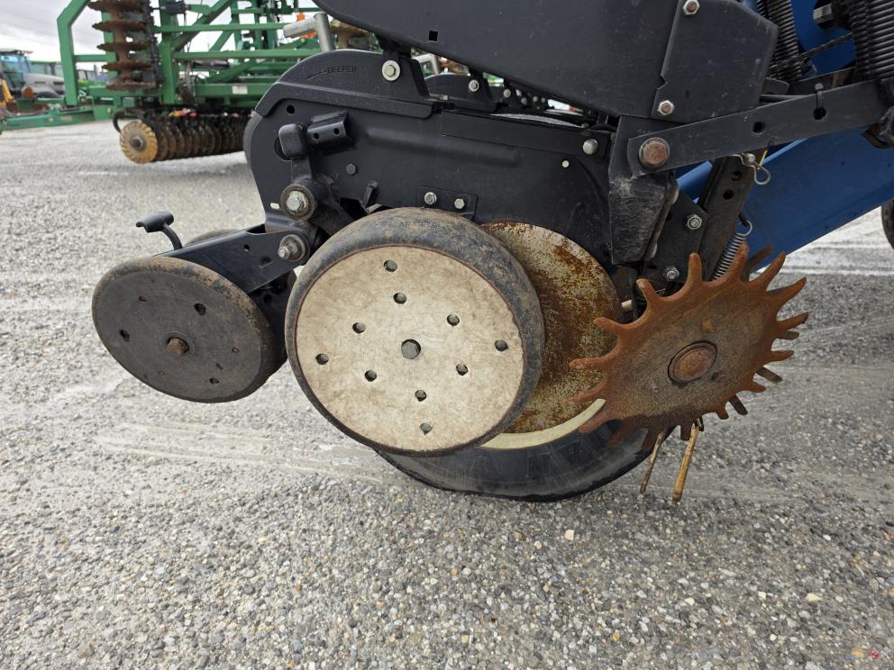 Image for 2004 Kinze 3200