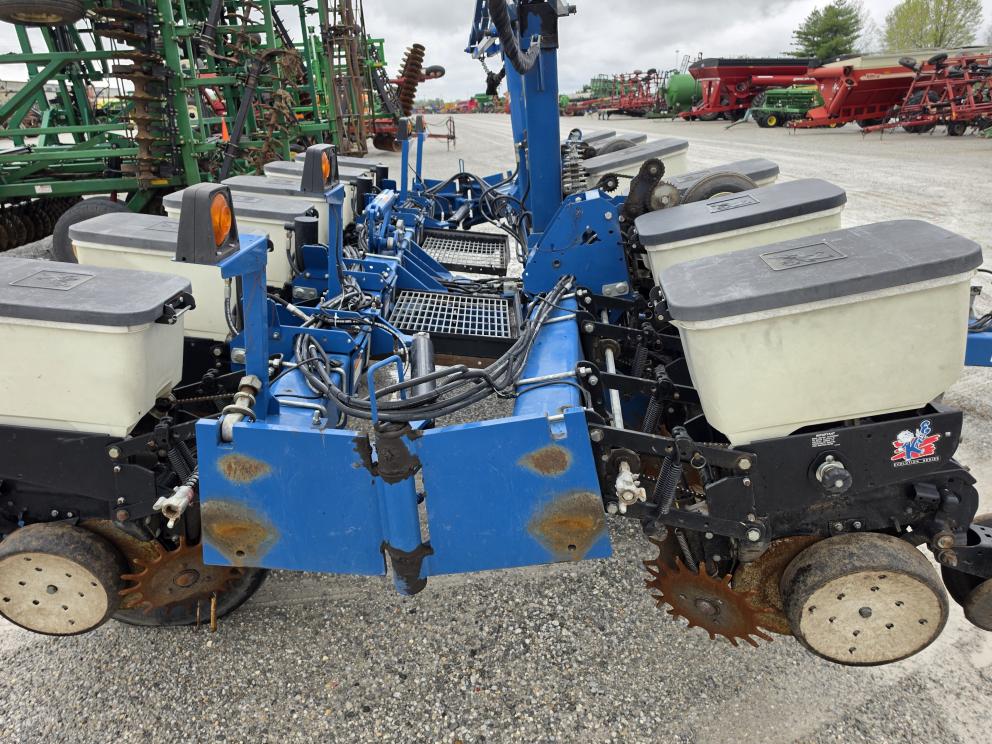 Image for 2004 Kinze 3200