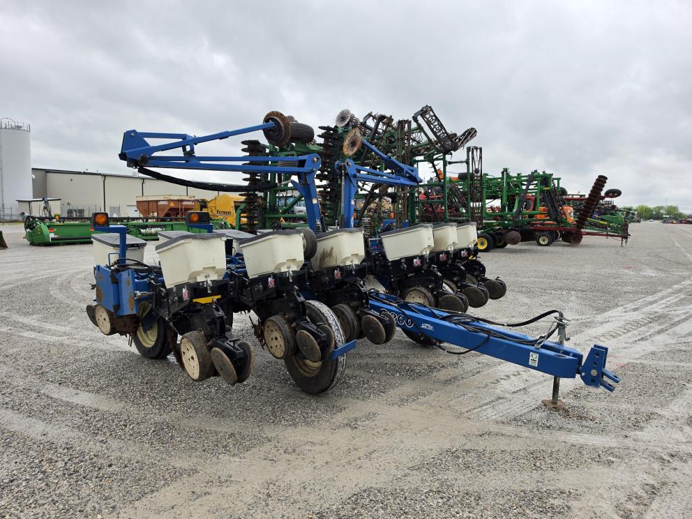 Image for 2004 Kinze 3200