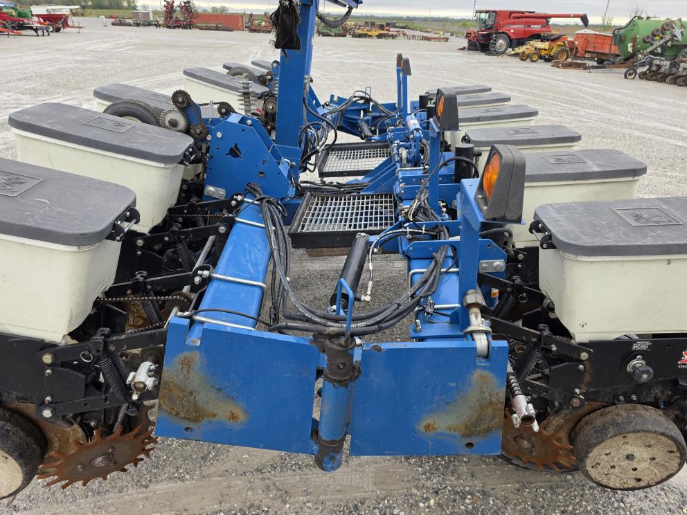 Image for 2004 Kinze 3200