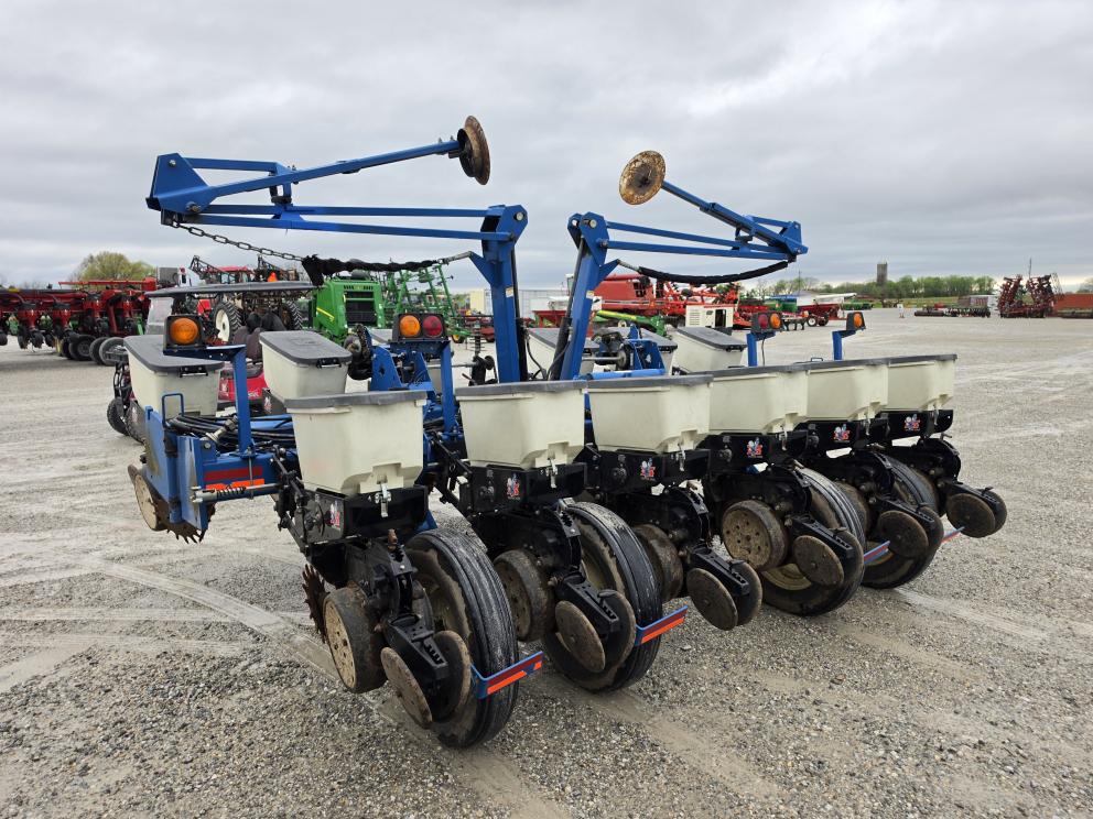 Image for 2004 Kinze 3200