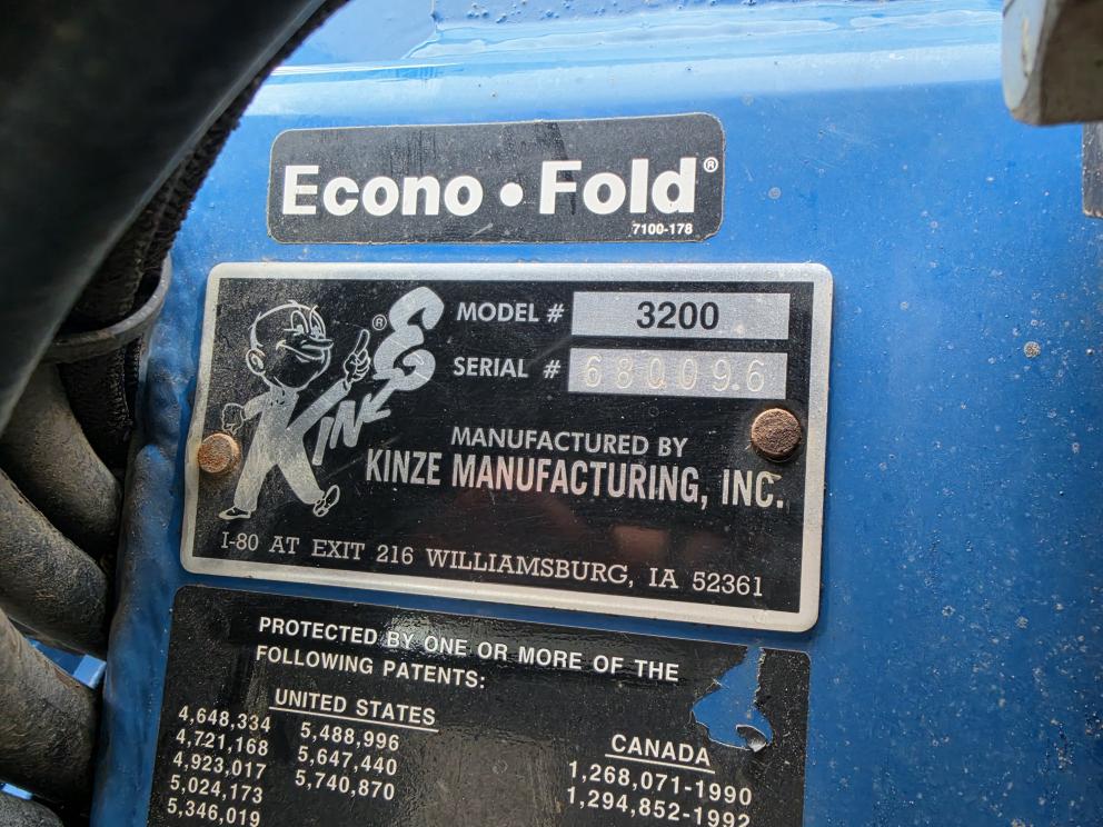 Image for 2004 Kinze 3200