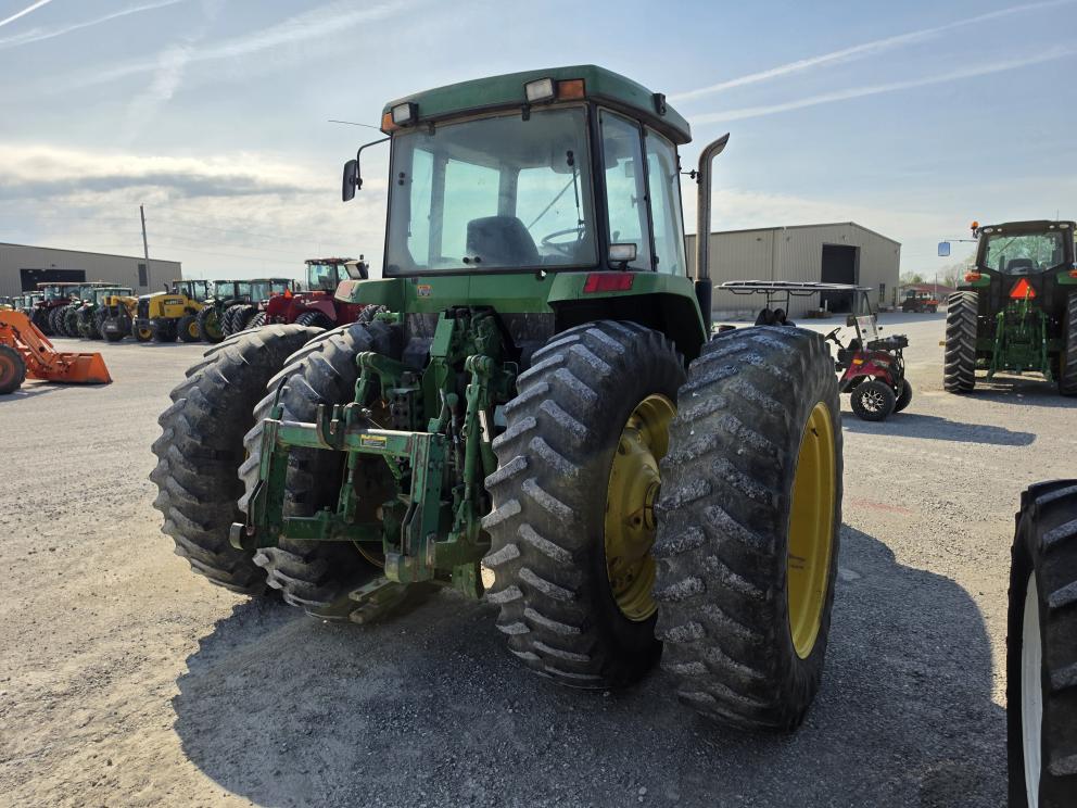 Image for 1994 John Deere 7700