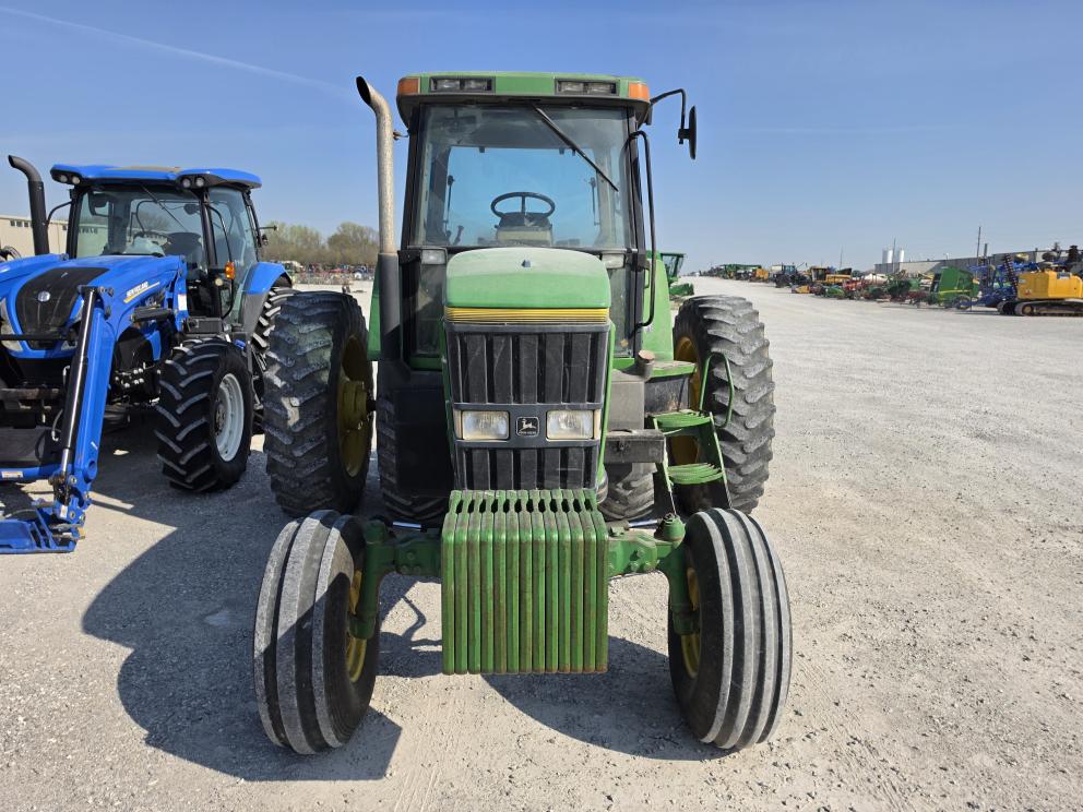 Image for 1994 John Deere 7700
