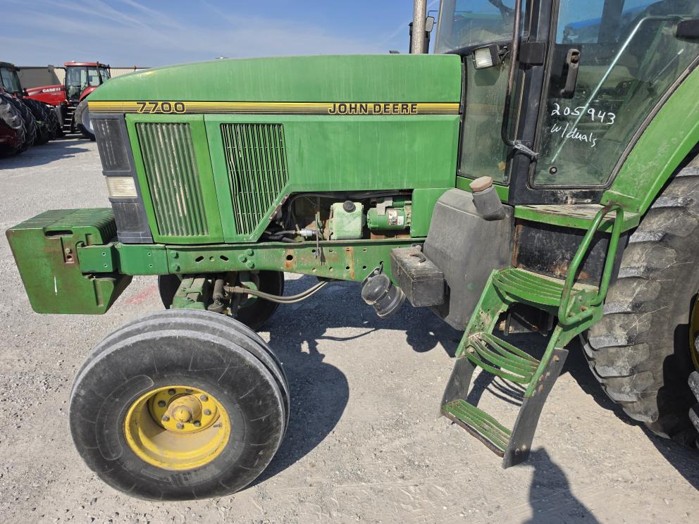 Image for 1994 John Deere 7700