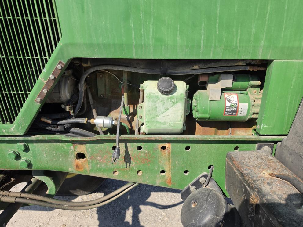 Image for 1994 John Deere 7700