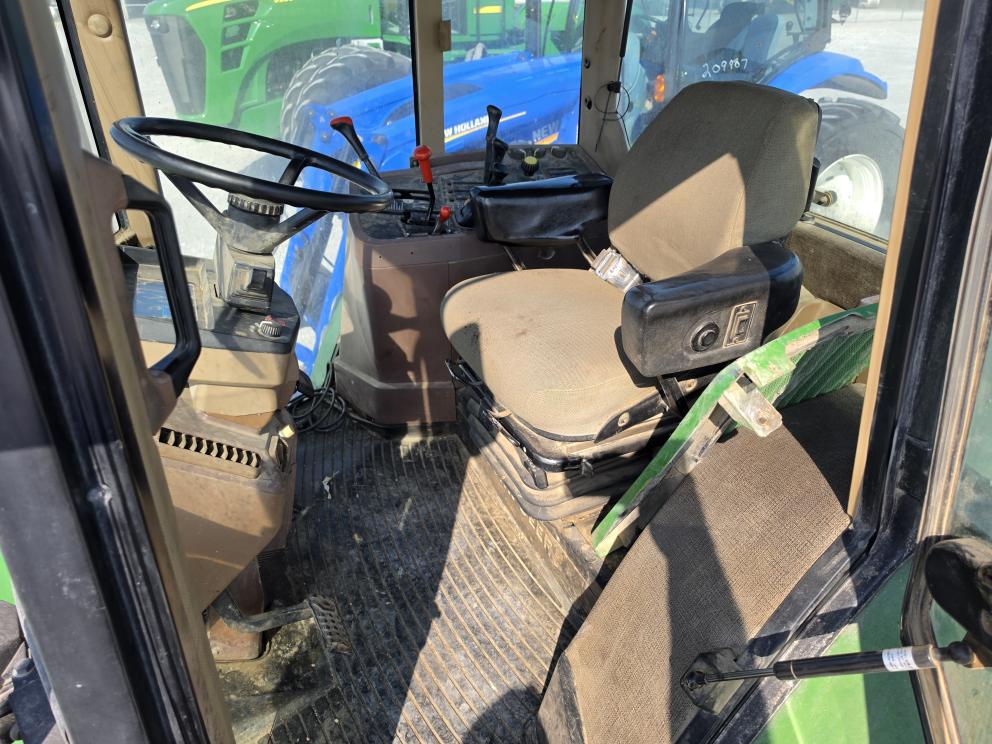 Image for 1994 John Deere 7700