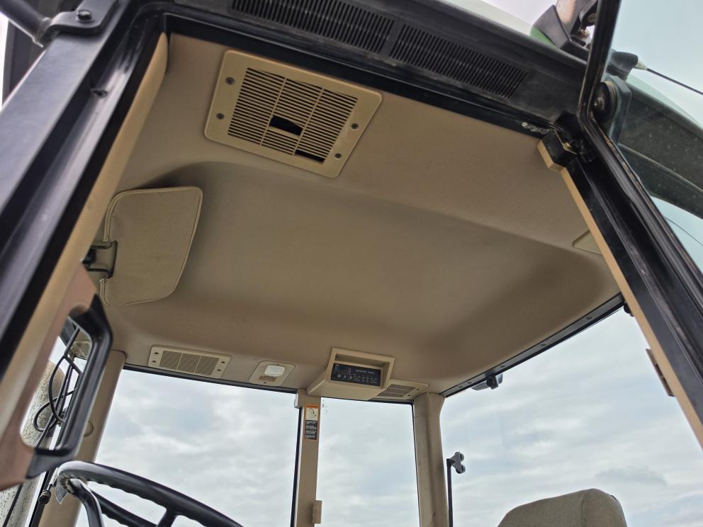 Image for 1994 John Deere 7700