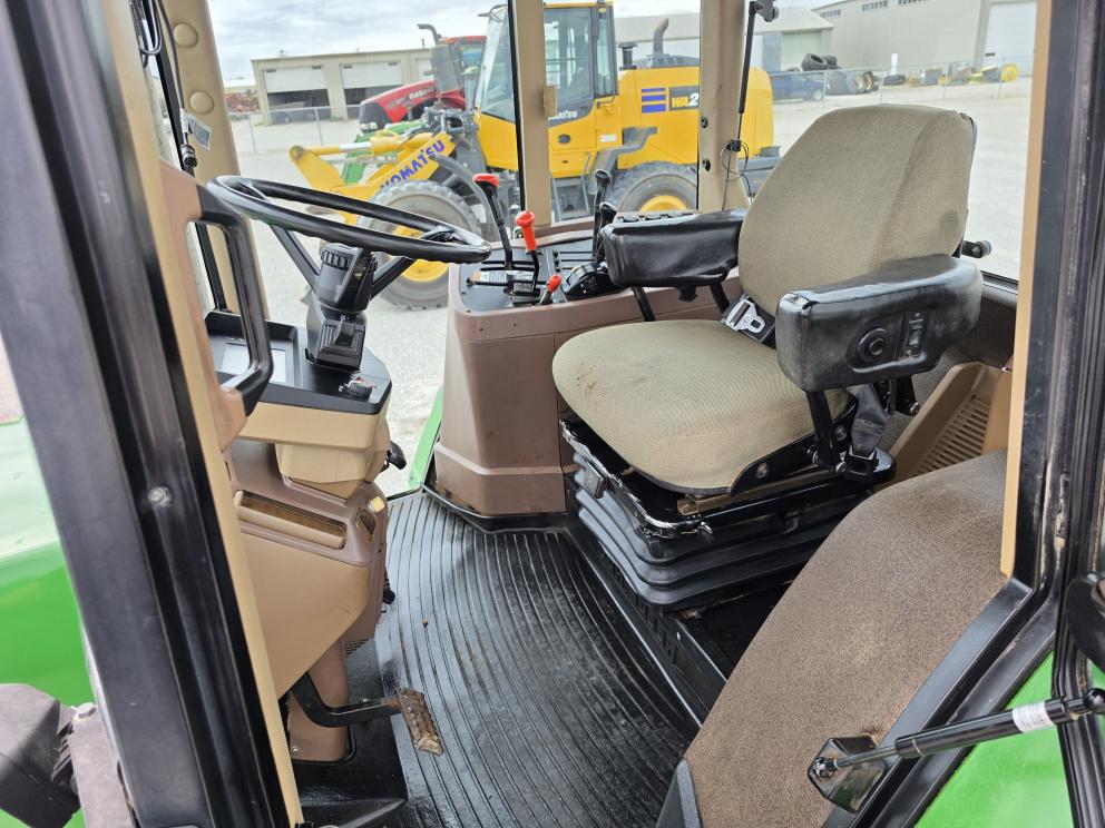Image for 1994 John Deere 7700