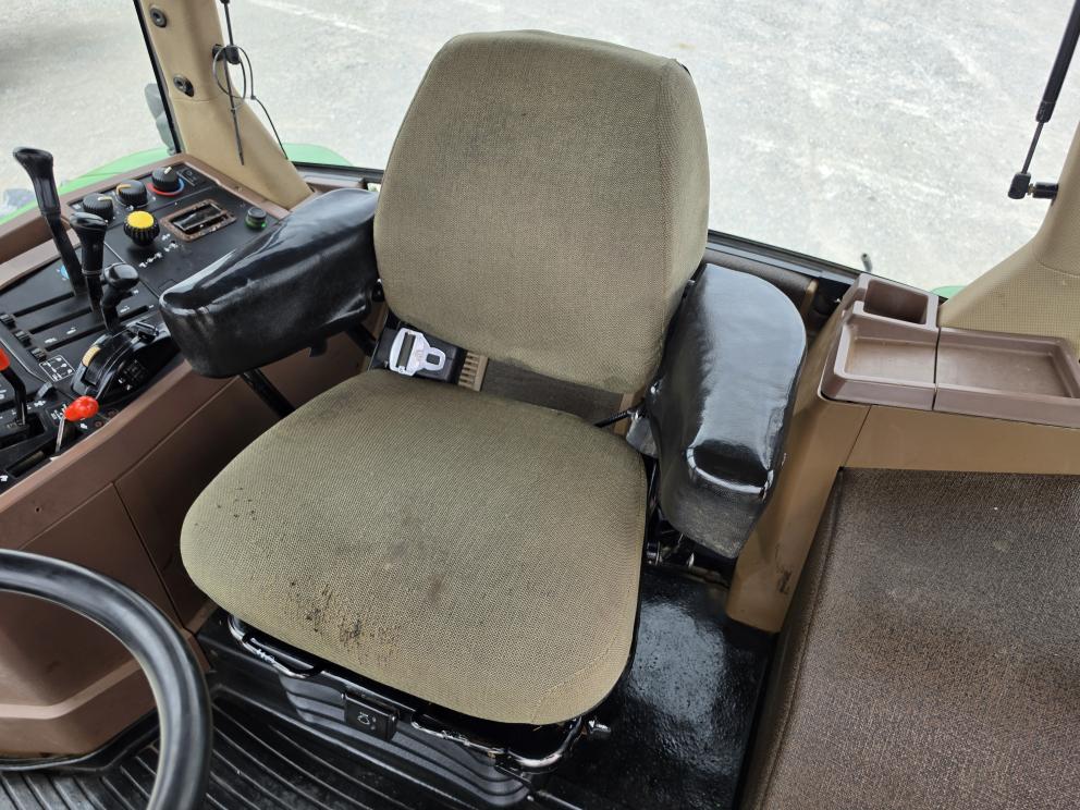 Image for 1994 John Deere 7700