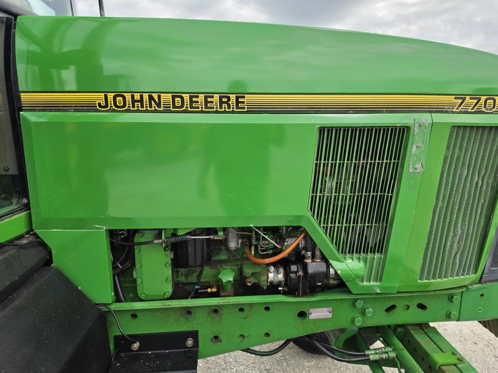 Image for 1994 John Deere 7700
