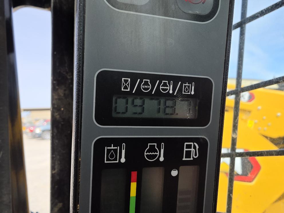 Image for 2017 Case SR175