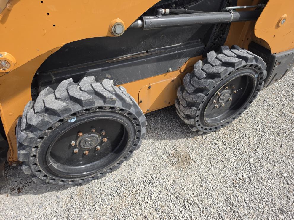 Image for 2017 Case SR175