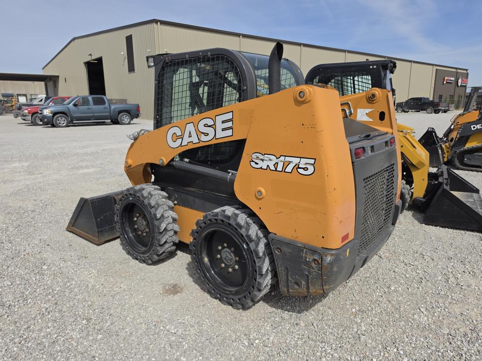 Image for 2017 Case SR175