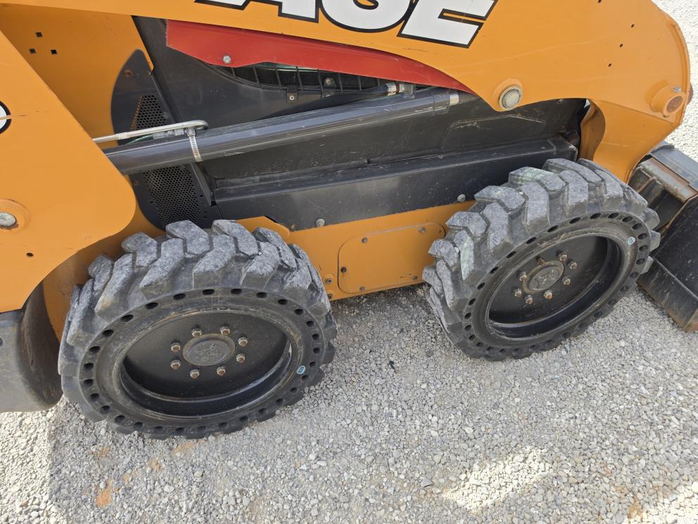 Image for 2017 Case SR175