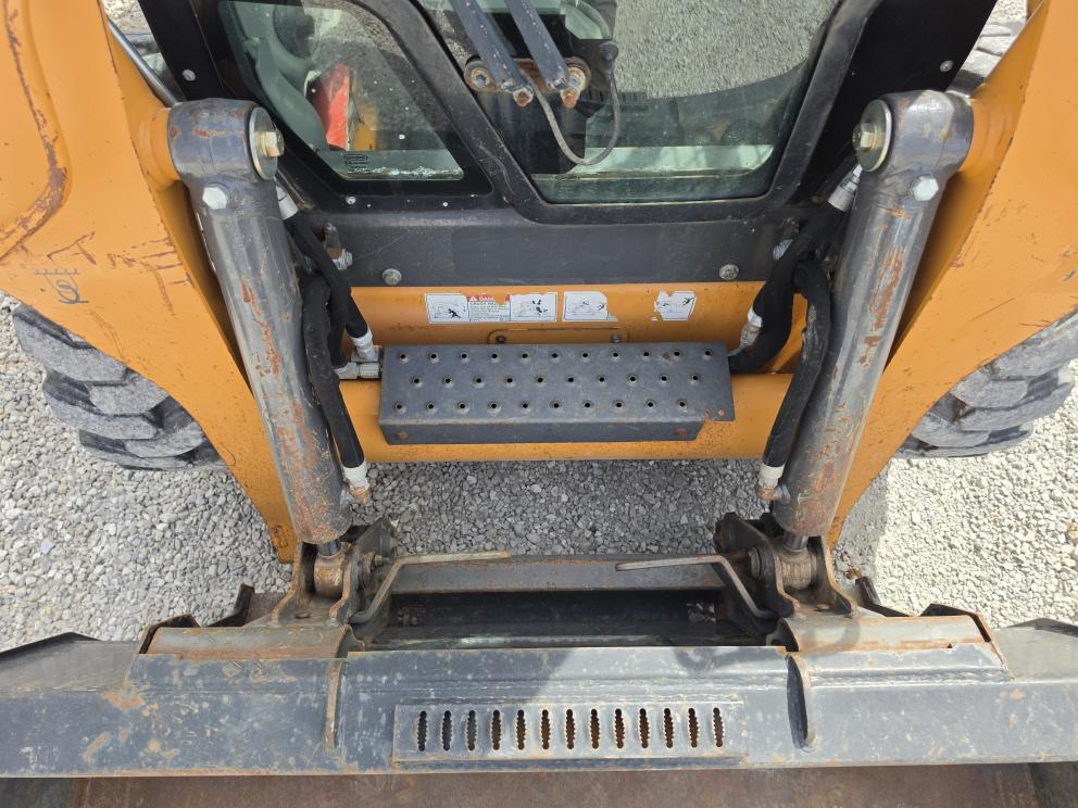 Image for 2017 Case SR175