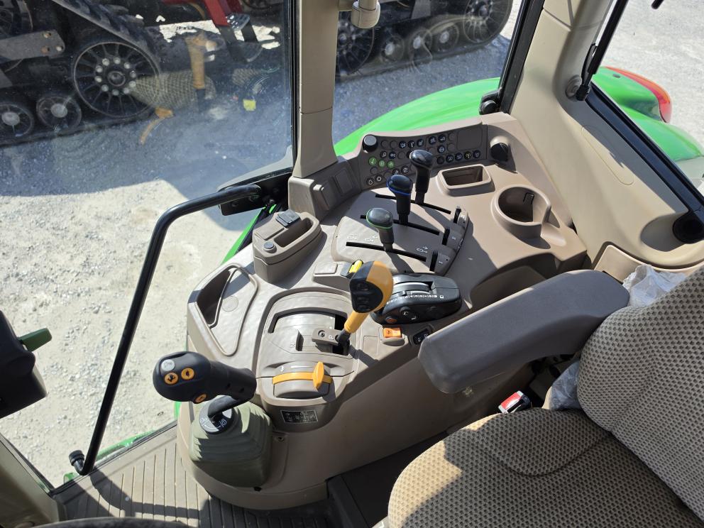 Image for 2020 John Deere 6110M