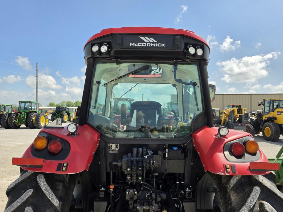 Image for 2016 MCCORMICK X6.420