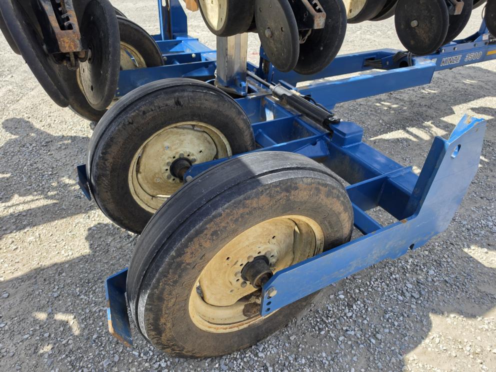 Image for 2010 Kinze 3500