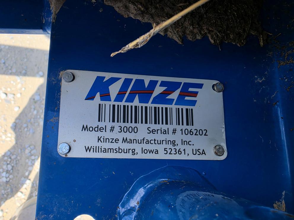 Image for 2016 Kinze 3000