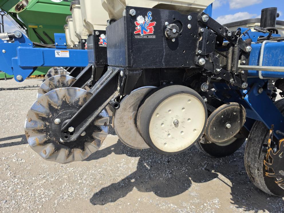 Image for 2016 Kinze 3000