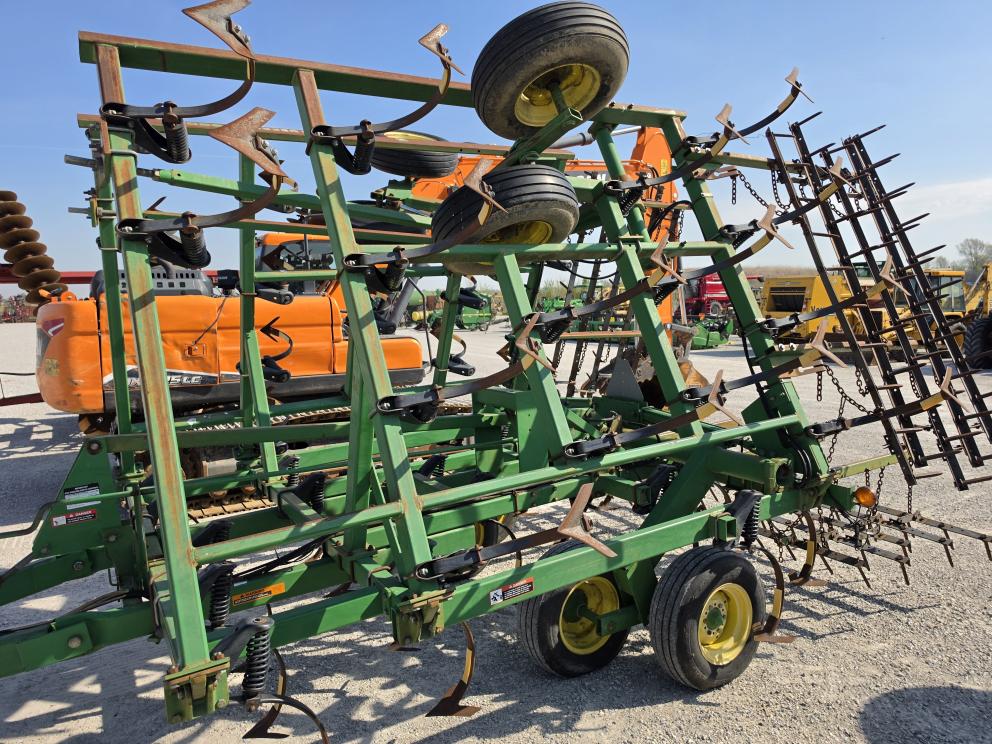 Image for 1998 John Deere 980