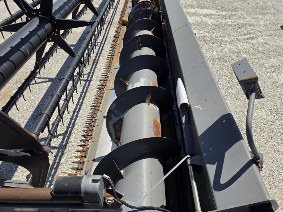 Image for 2007 Gleaner 8200-30R