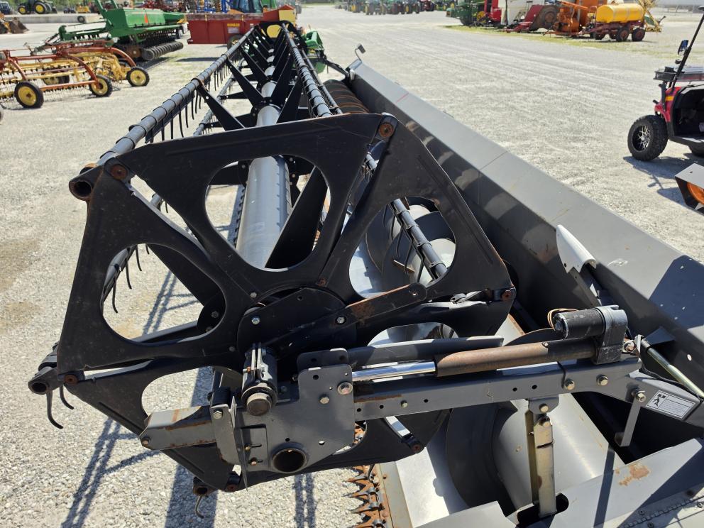 Image for 2007 Gleaner 8200-30R