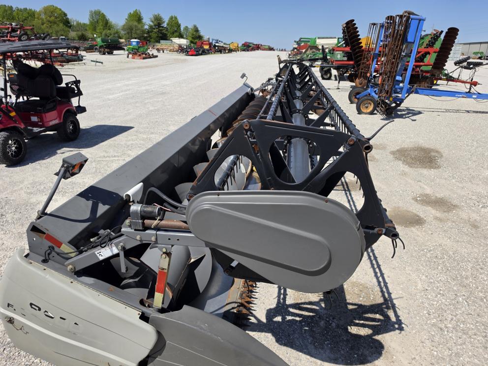 Image for 2007 Gleaner 8200-30R