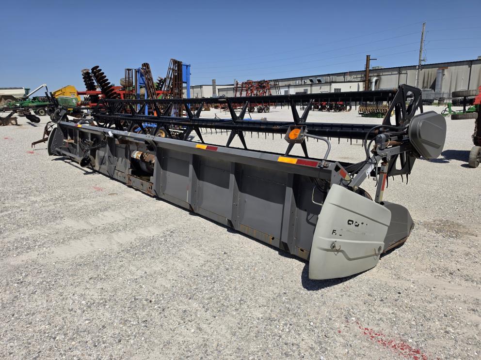 Image for 2007 Gleaner 8200-30R