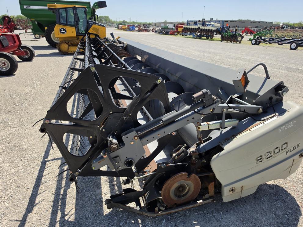 Image for 2009 Gleaner 8200-35R