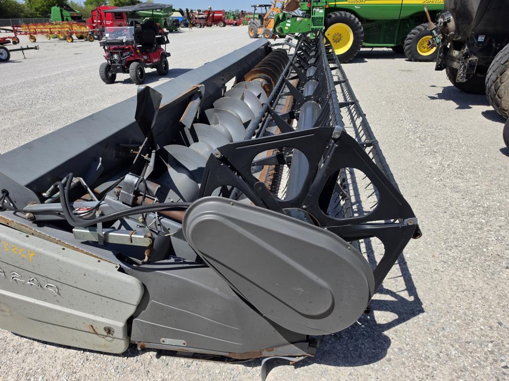 Image for 2009 Gleaner 8200-35R