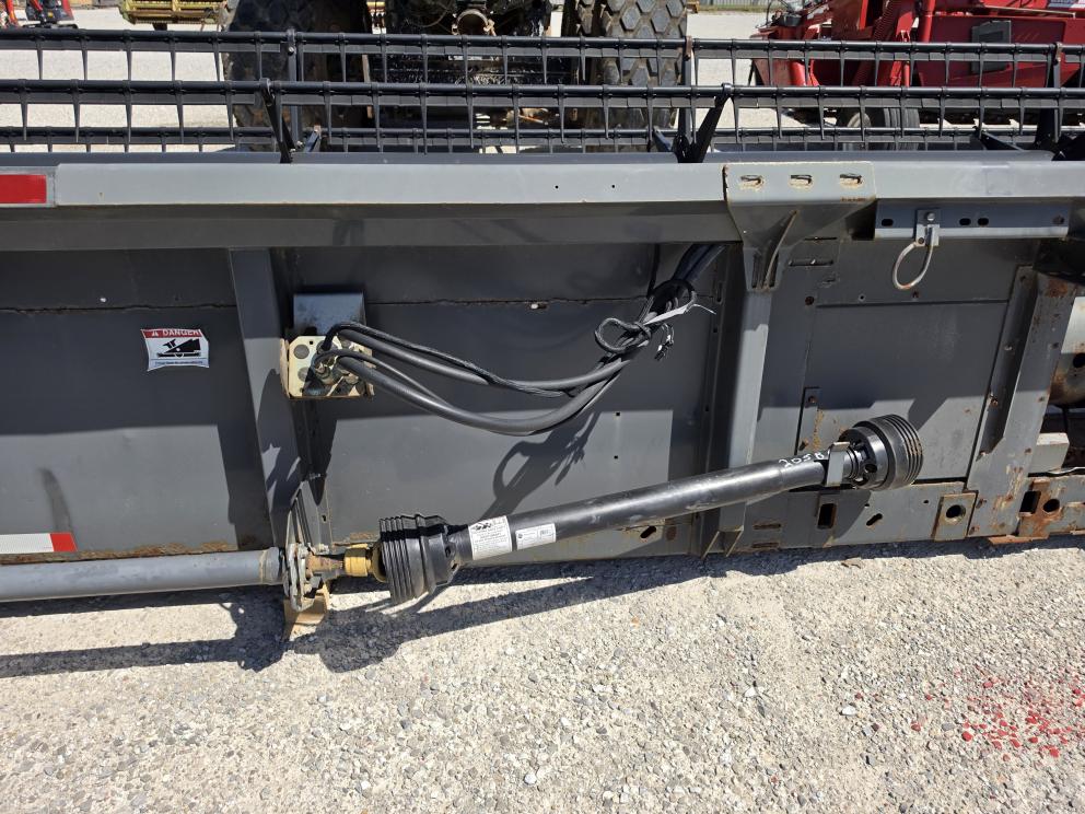 Image for 2009 Gleaner 8200-35R