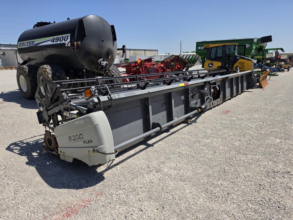 Image for 2009 Gleaner 8200-35R