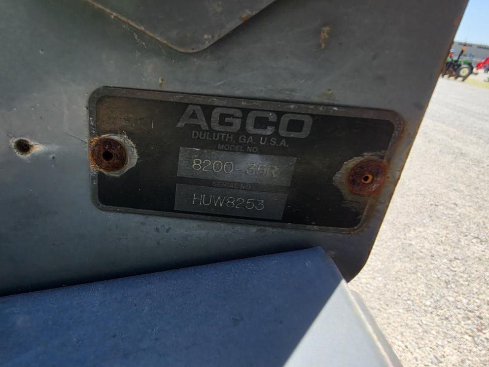 Image for 2009 Gleaner 8200-35R