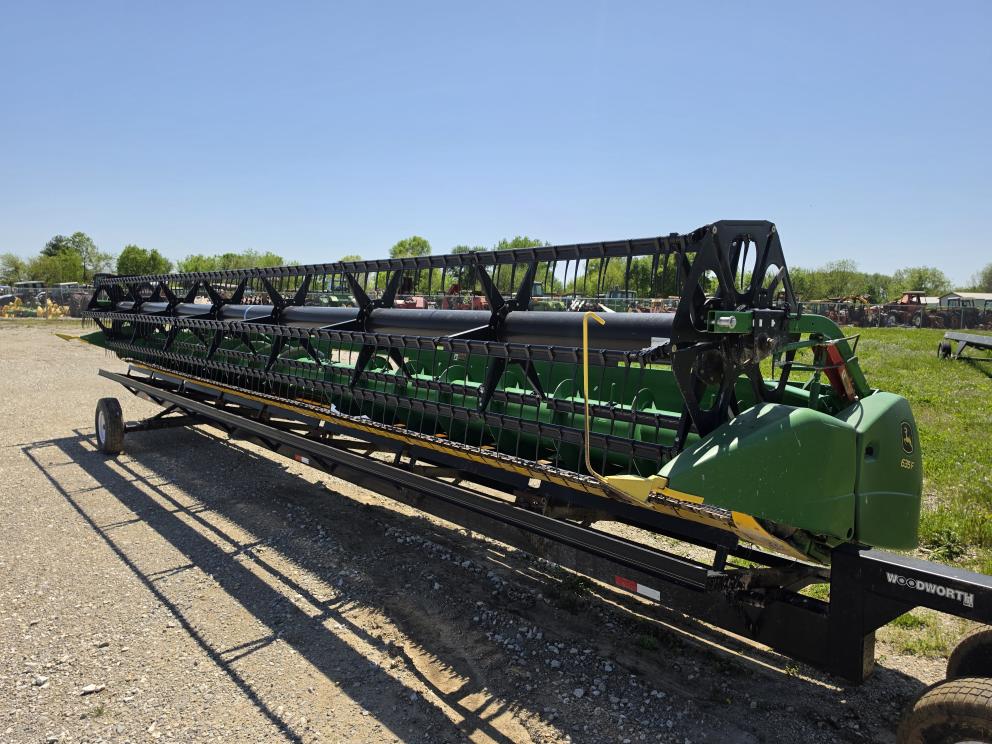 Image for 2015 John Deere 635F