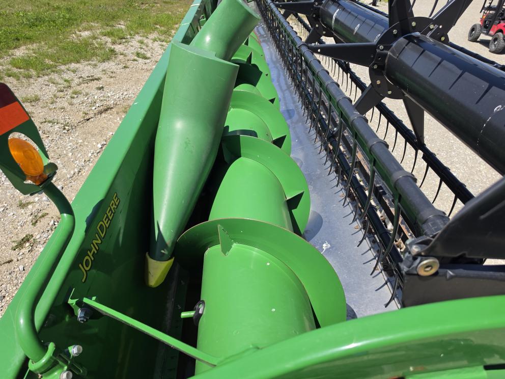 Image for 2015 John Deere 635F