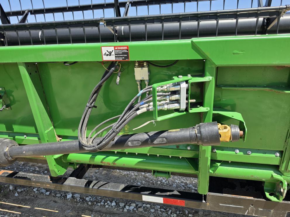 Image for 2015 John Deere 635F