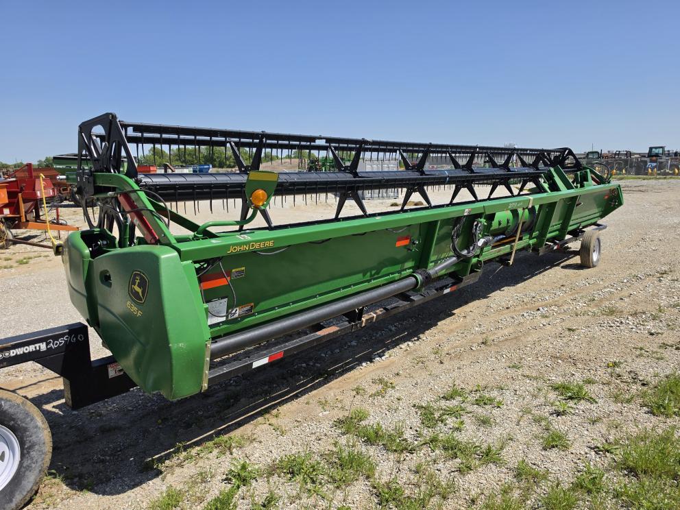 Image for 2015 John Deere 635F