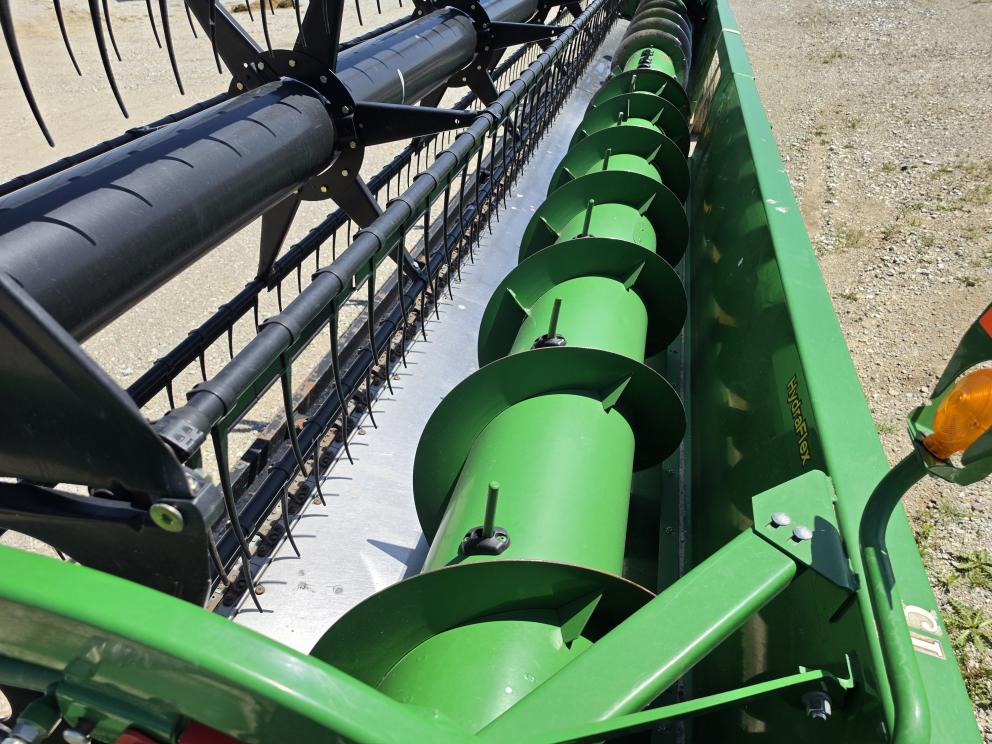 Image for 2015 John Deere 635F