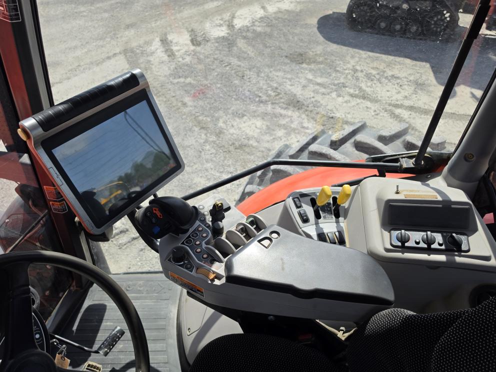 Image for 2015 Kubota M7-171 Premium