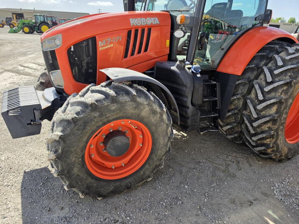 Image for 2015 Kubota M7-171 Premium