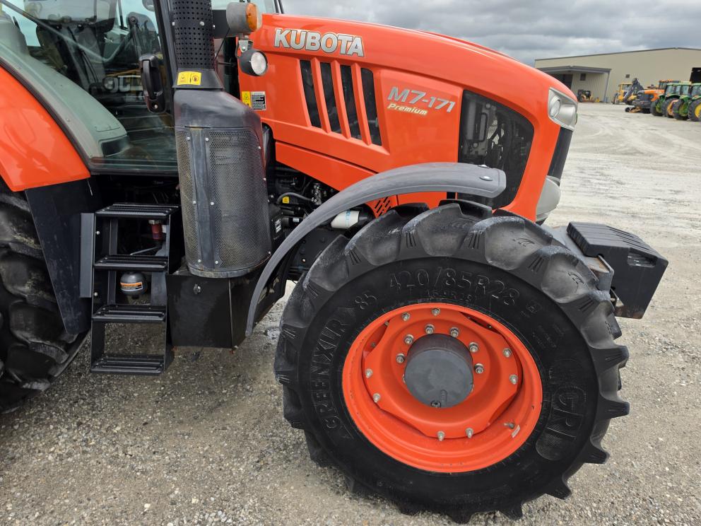 Image for 2015 Kubota M7-171 Premium